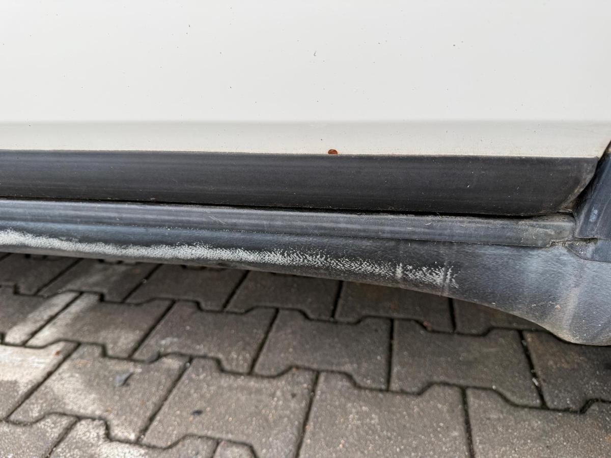 Audi 100 C4 original Tür hinten links L90E Alpinweiss Rohbau Limo BJ91